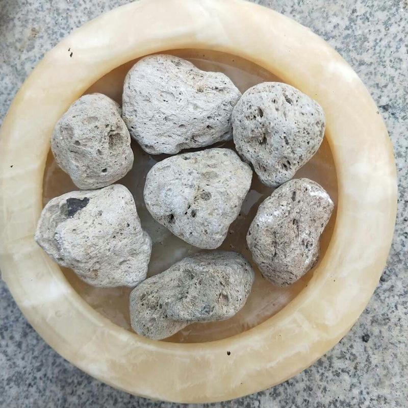 供应园林造景用白浮石外墙装饰轻石大块火山石麦饭石