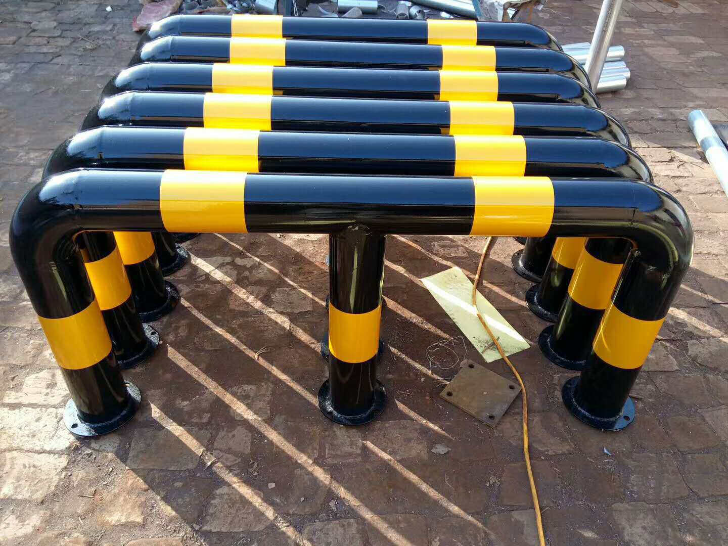 交通设施钢管警示柱 防撞立柱挡车器 u型m型护栏 消防隔离栏