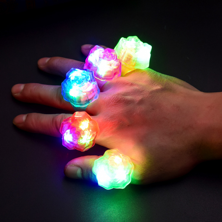 发光软胶戒指闪光草莓 玫瑰 笑脸戒指灯led荧光戒指儿童礼品批发