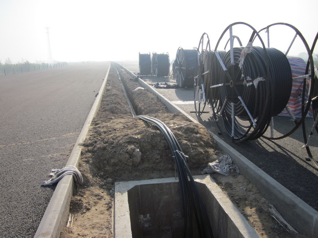 pe硅芯管高速公路用光缆护套管pe穿线管pe盘管高密度聚乙烯管