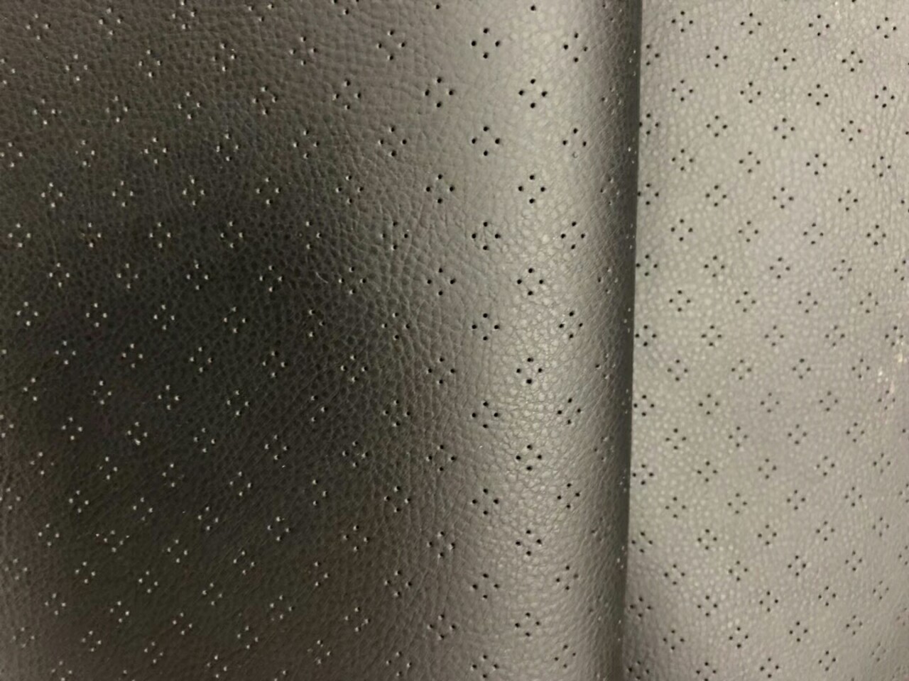 大量供应汽车内饰革 皮革 合成革 原厂革 冲孔加工 打孔皮革加工