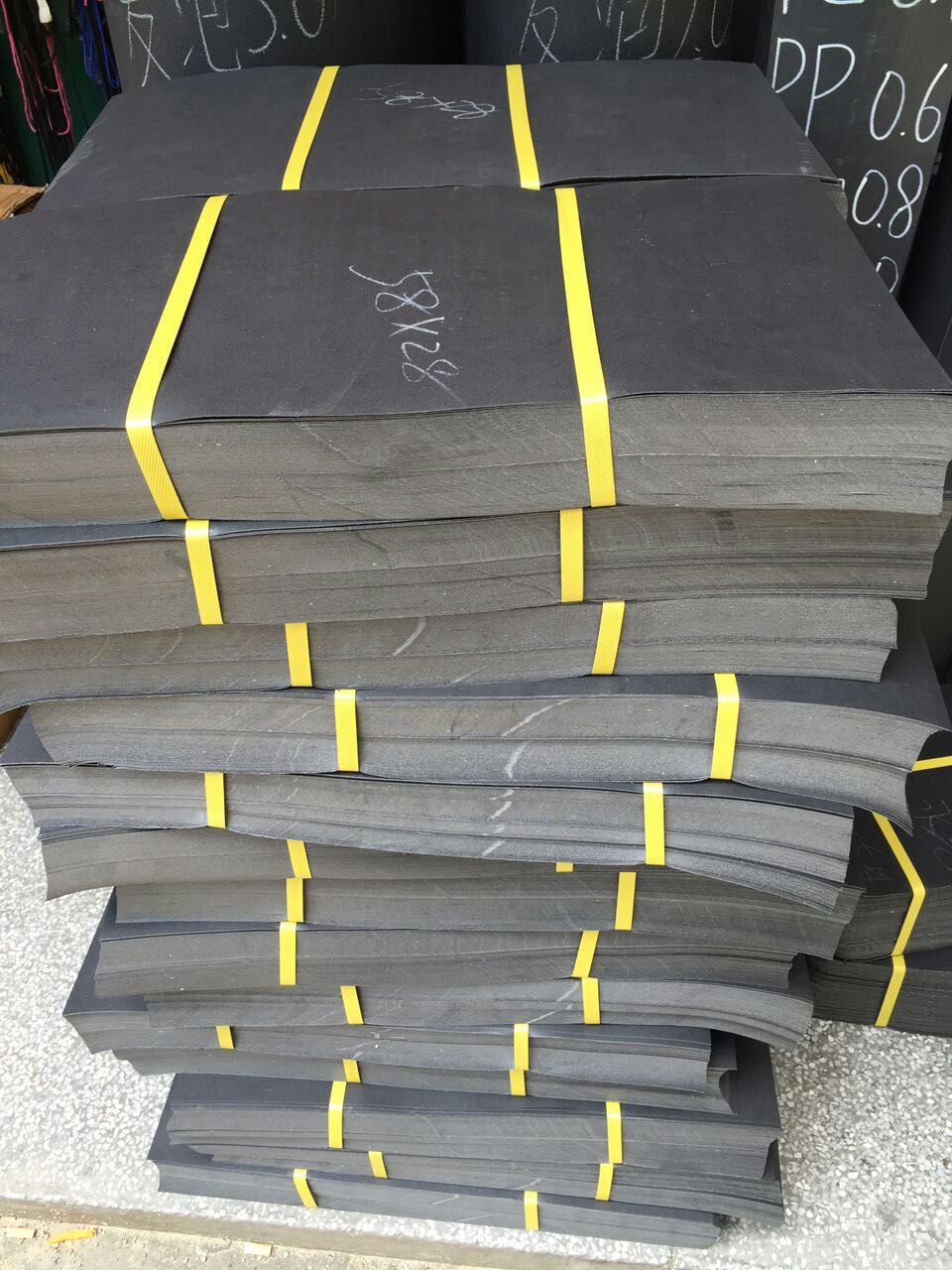 冲切发泡pe胶板0.6-3.0男包内衬板书包支撑板隔音塑料板轻胶板