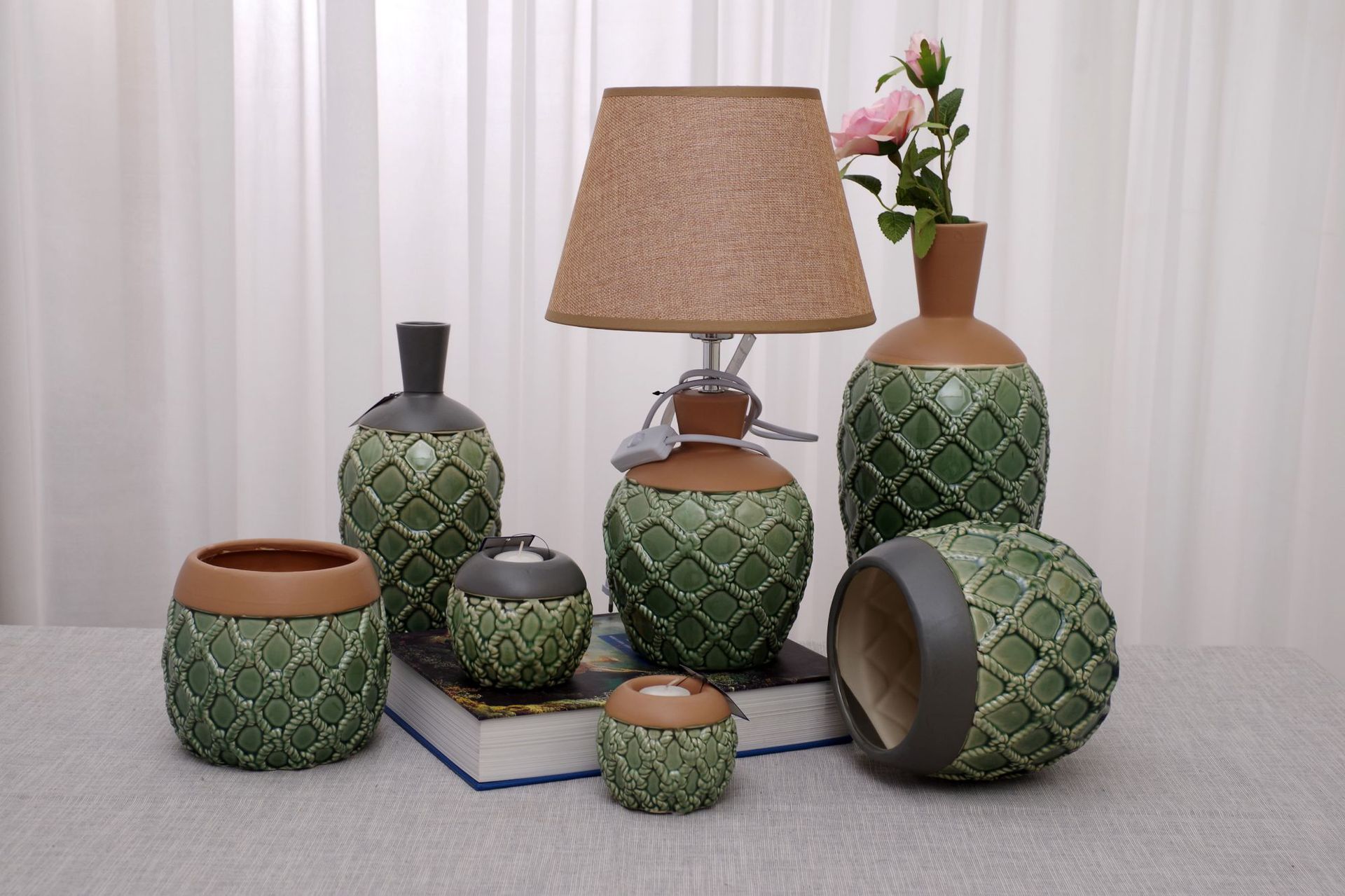 工厂手工麻花辫纹饰花盆办公桌面摆设陶瓷花盆阳台花园盆栽花盆