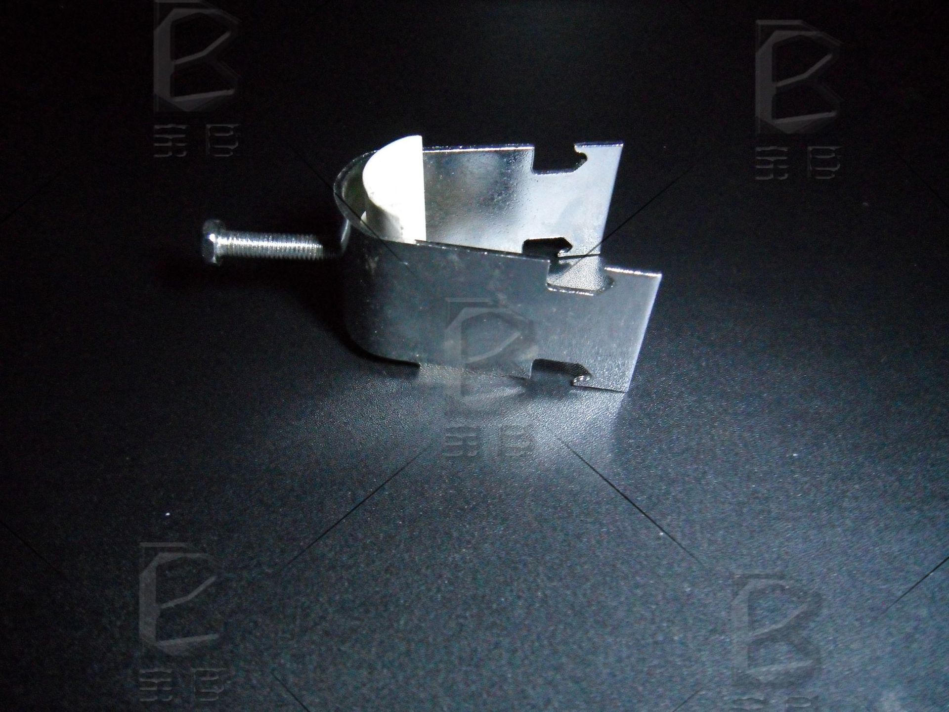 k07桥架电缆固定电缆卡 c型槽电缆夹具 定制电缆卡可来图来样