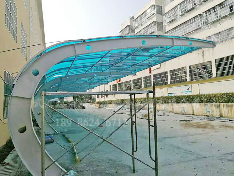 亚克力板雨棚耐力板加厚有机玻璃pc户外庭院透明充电桩停车棚帐篷