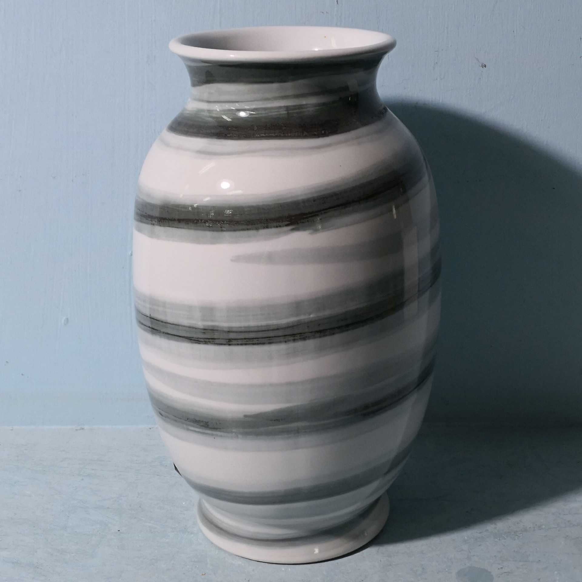 12"萝卜瓶手彩抽象干花塑料鲜花瓶家居摆件高温釉下陶瓷fy0947