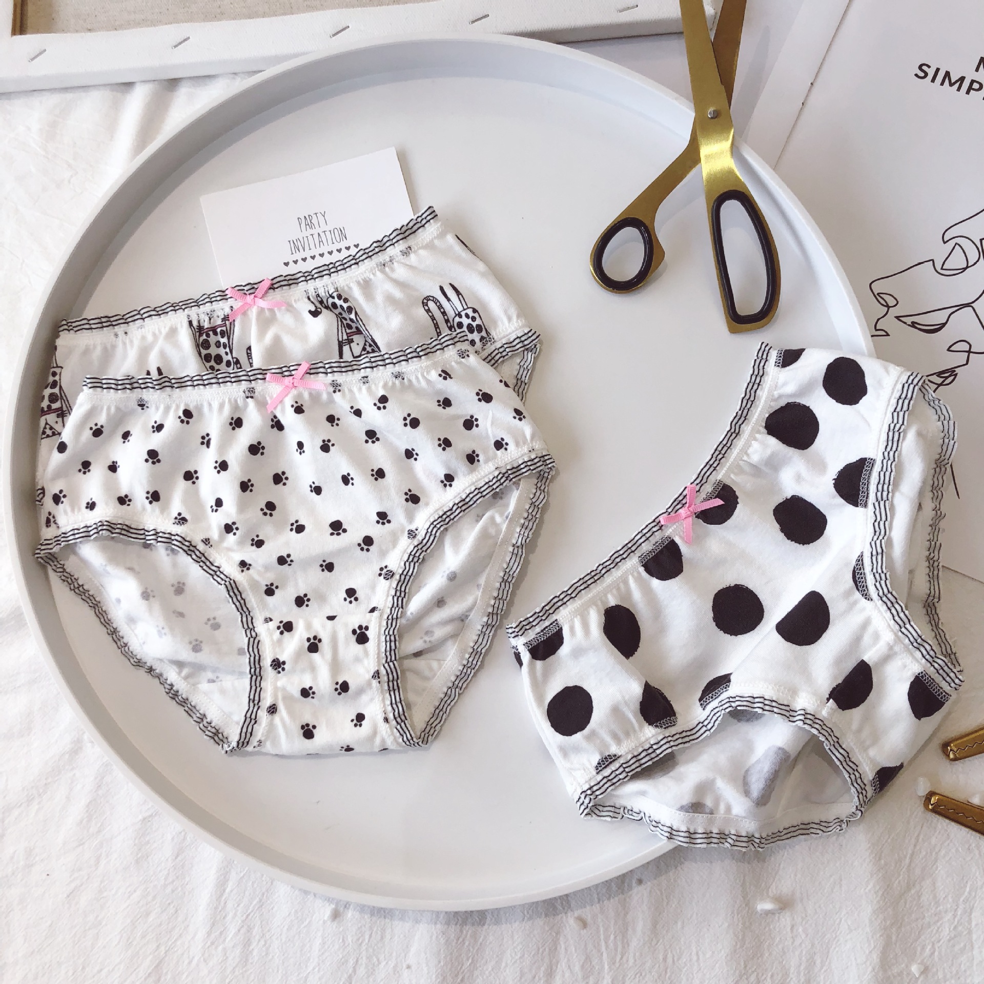 ins新款波点女童内裤宝宝幼儿纯棉三角中小儿童内裤内衣套装