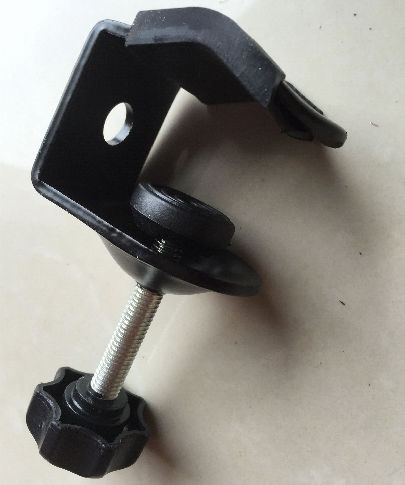 厂家直销u型大力夹 c型大力 夹摄影灯架专用大力夹 11mm单孔u型夹