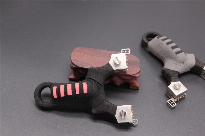 内置夹片锁凤弹弓按压式弹簧猎人弹弓免绑扁皮追龙弹弓光纤瞄准