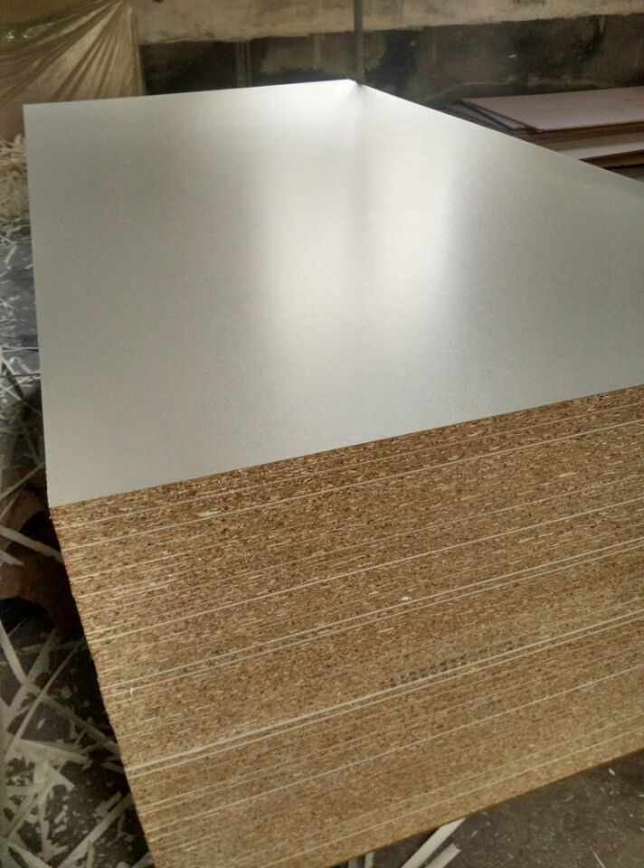 厂家直销全屋定制实木颗粒免漆饰面三聚氰胺板