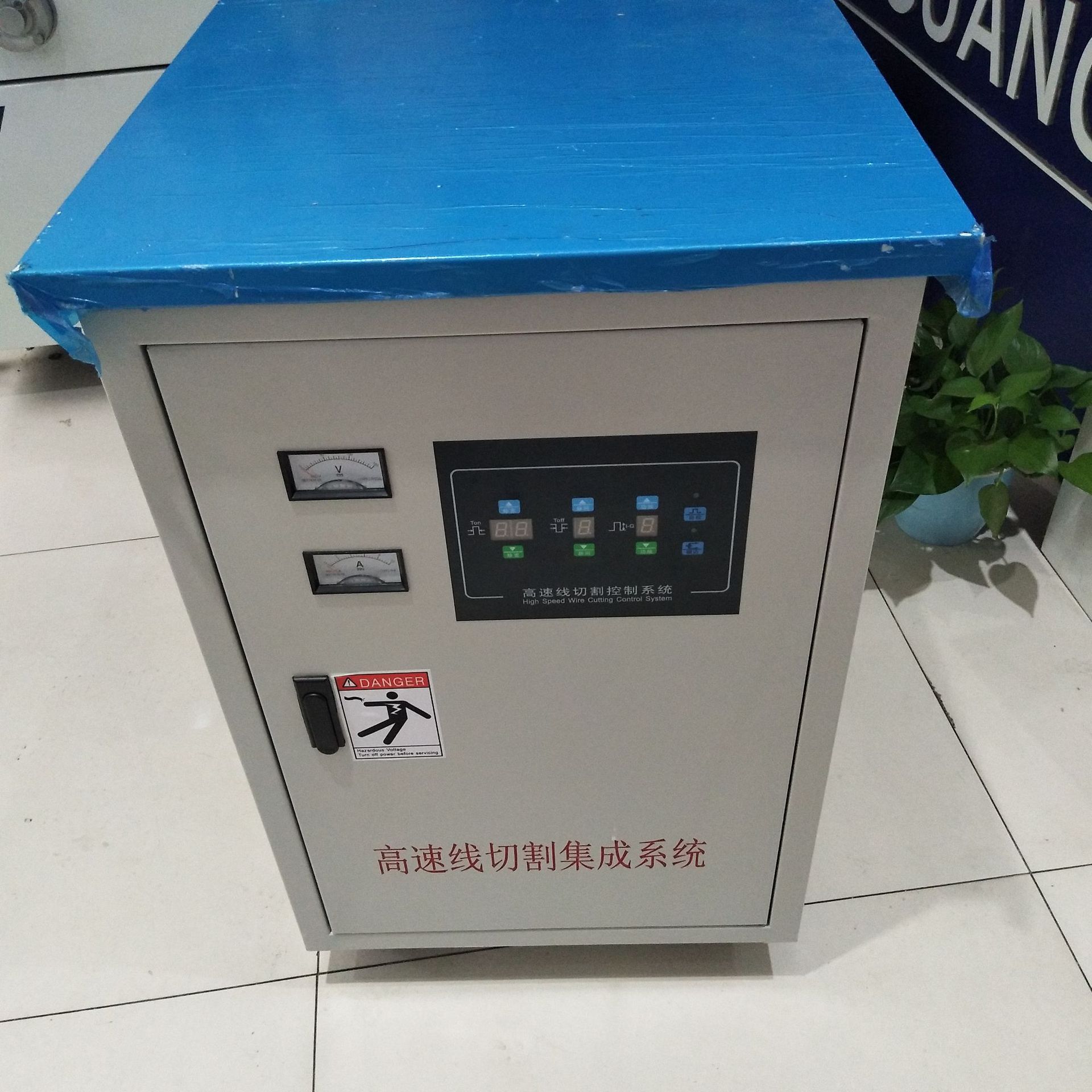 线切割高速柜控制柜可安装变频器深圳亿光数控