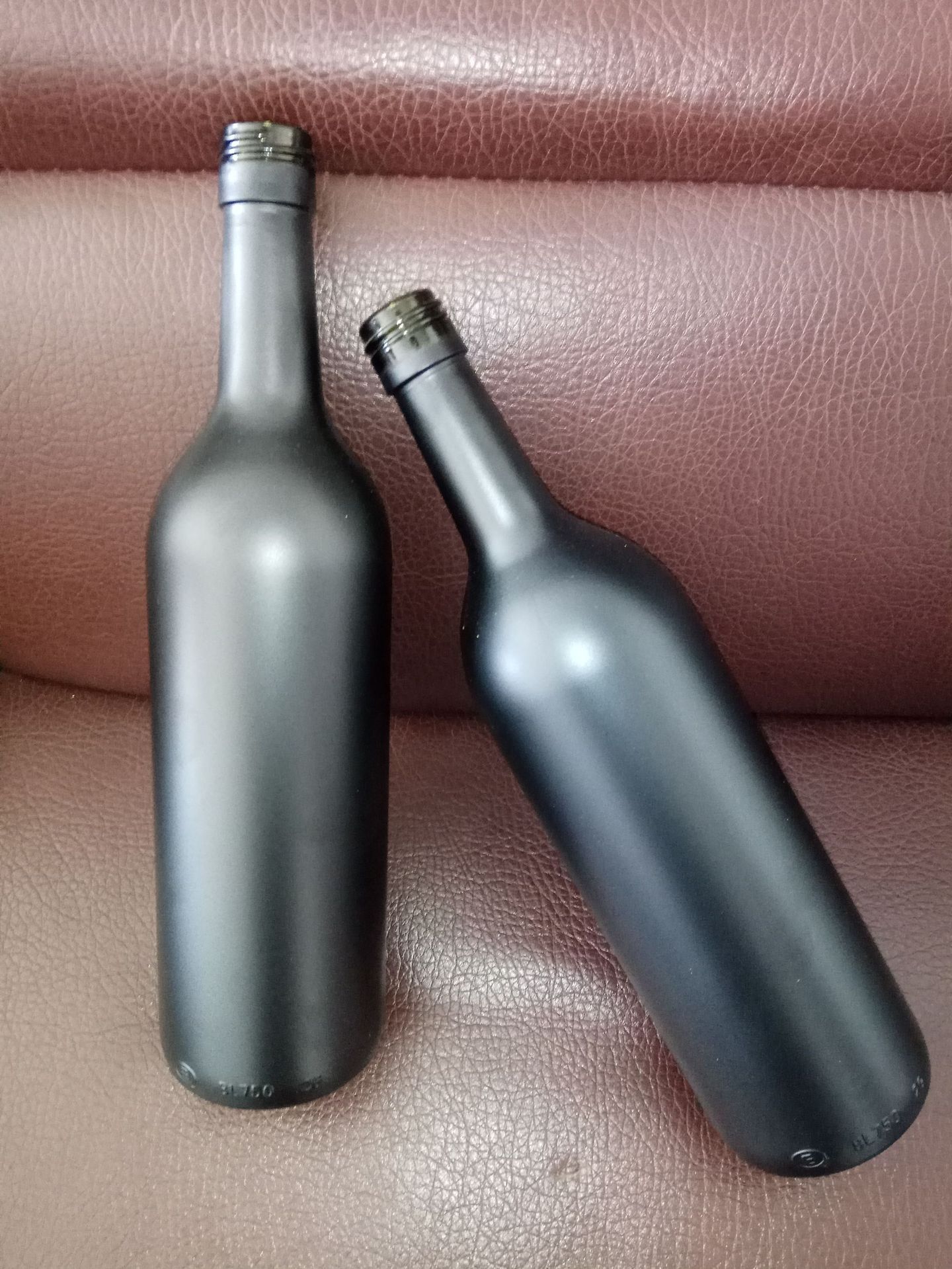 厂家直销晶白料玻璃瓶 喷涂瓶 红酒瓶 可烤花