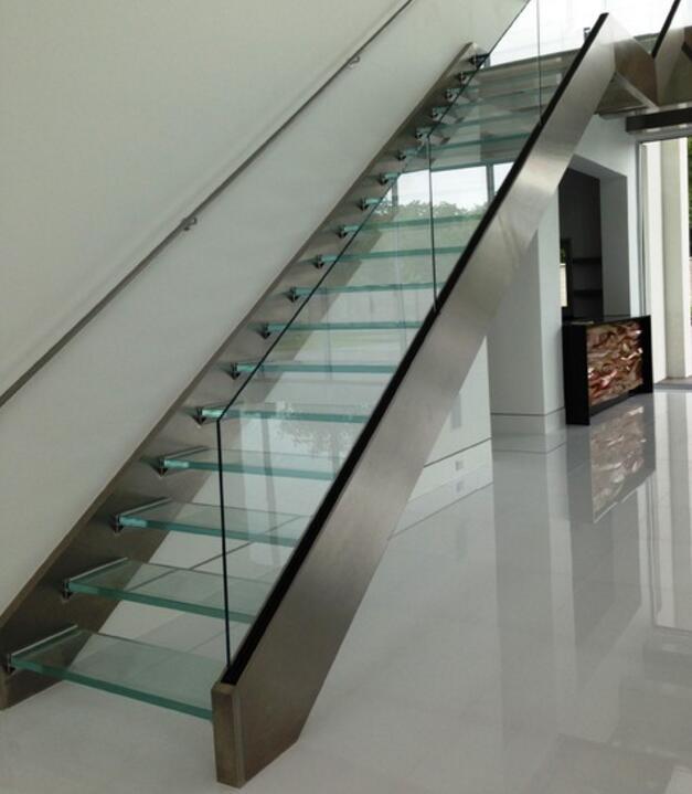 佛山尚步梯业专业供应钢木楼梯别墅复式钢板楼梯护栏扶手踏步家用