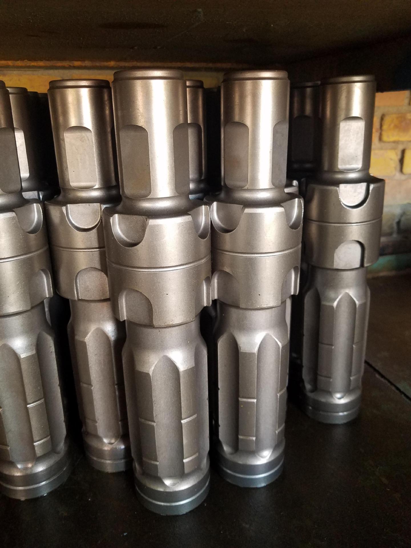 钻孔机械有限公司生产 的冲击器主要有: 一,cir系列低气压潜孔冲击器