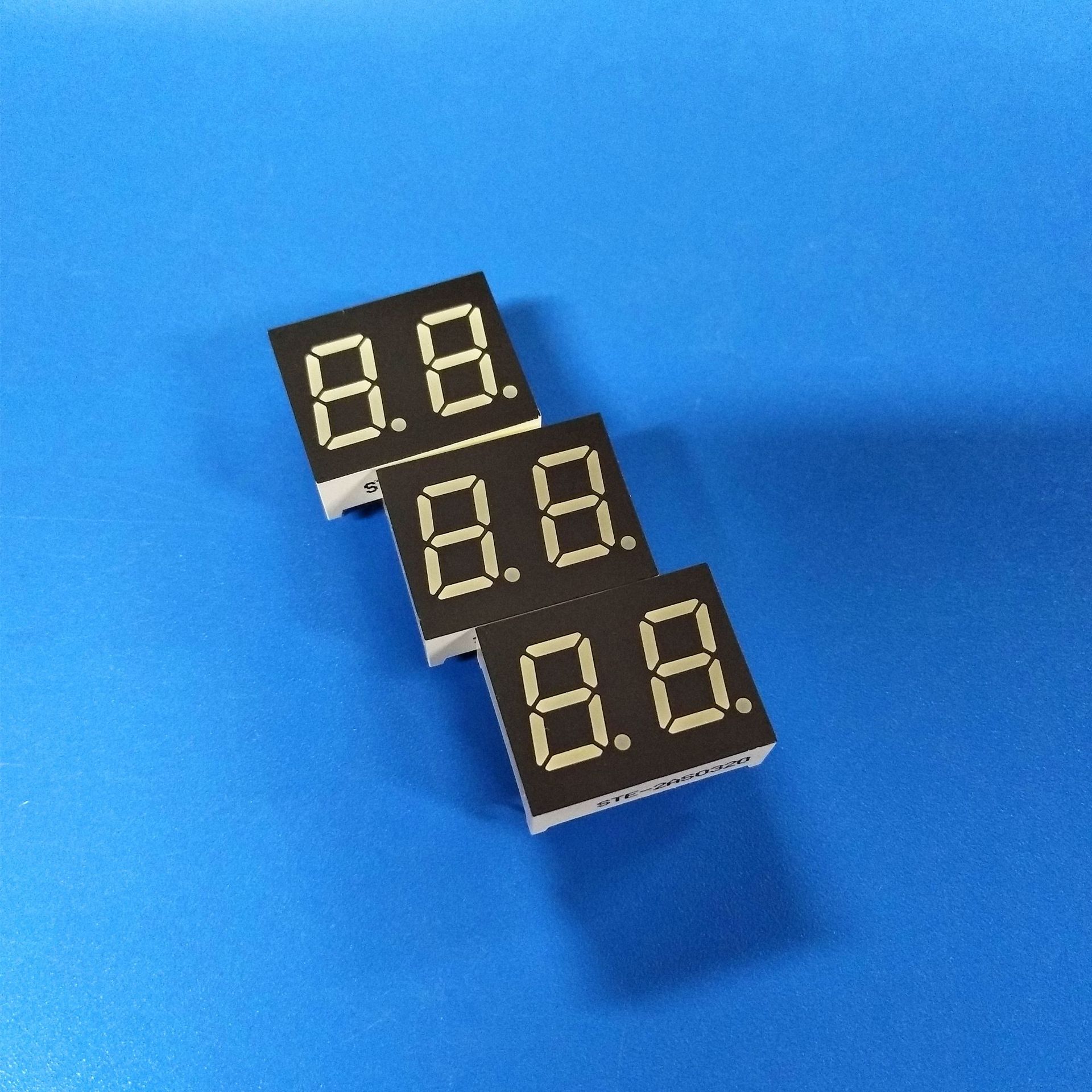 爆款特卖led数码管 0.4双位绿色共阴 16pin 现货