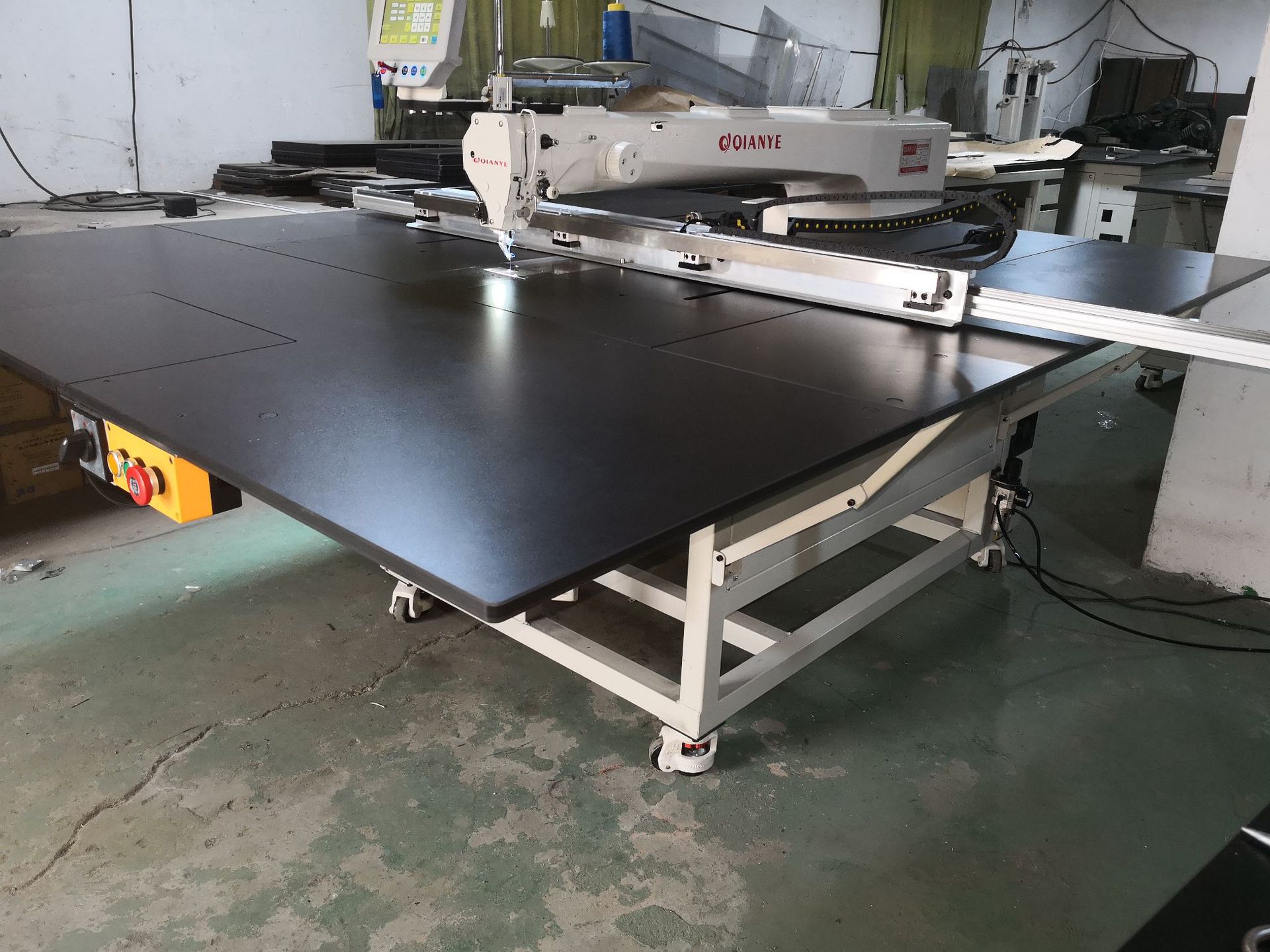 电脑模板机 服装模版机 长臂汽车脚垫花样机 羽绒服模版机