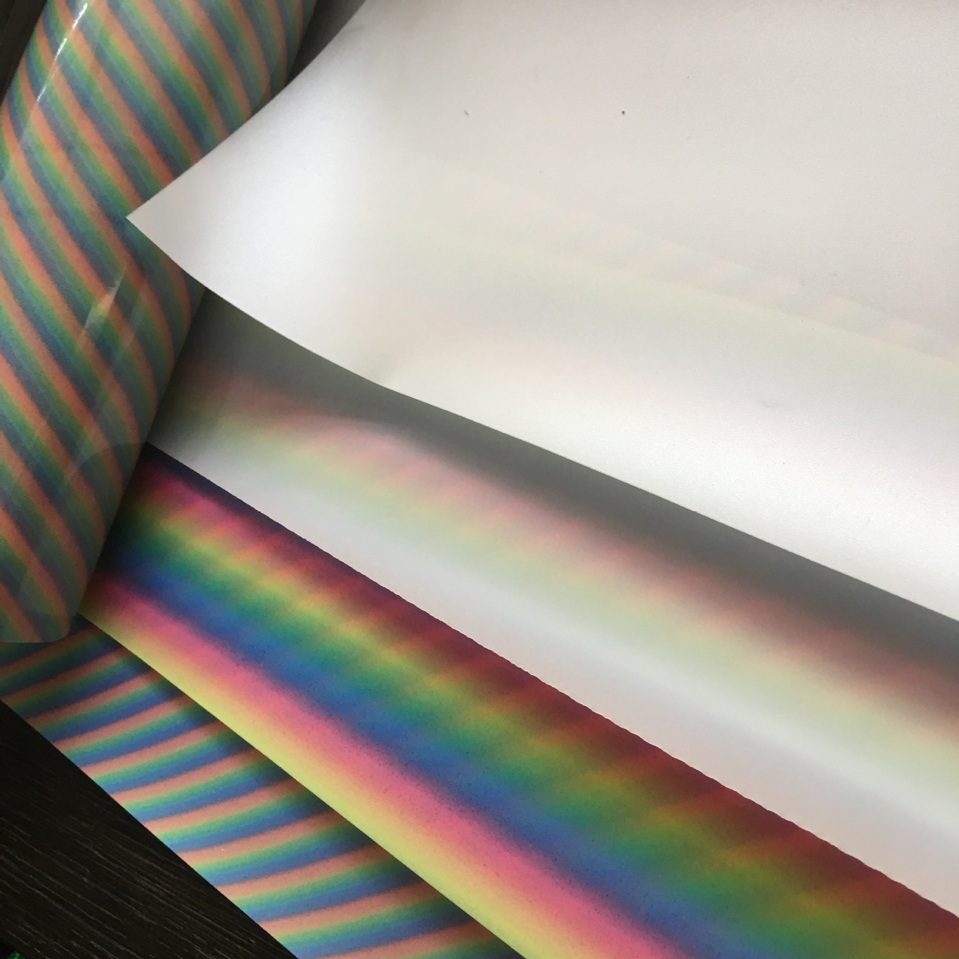 黑色反光水转印膜销售 黑色反光水转印白色膜批发价 黑色反光水