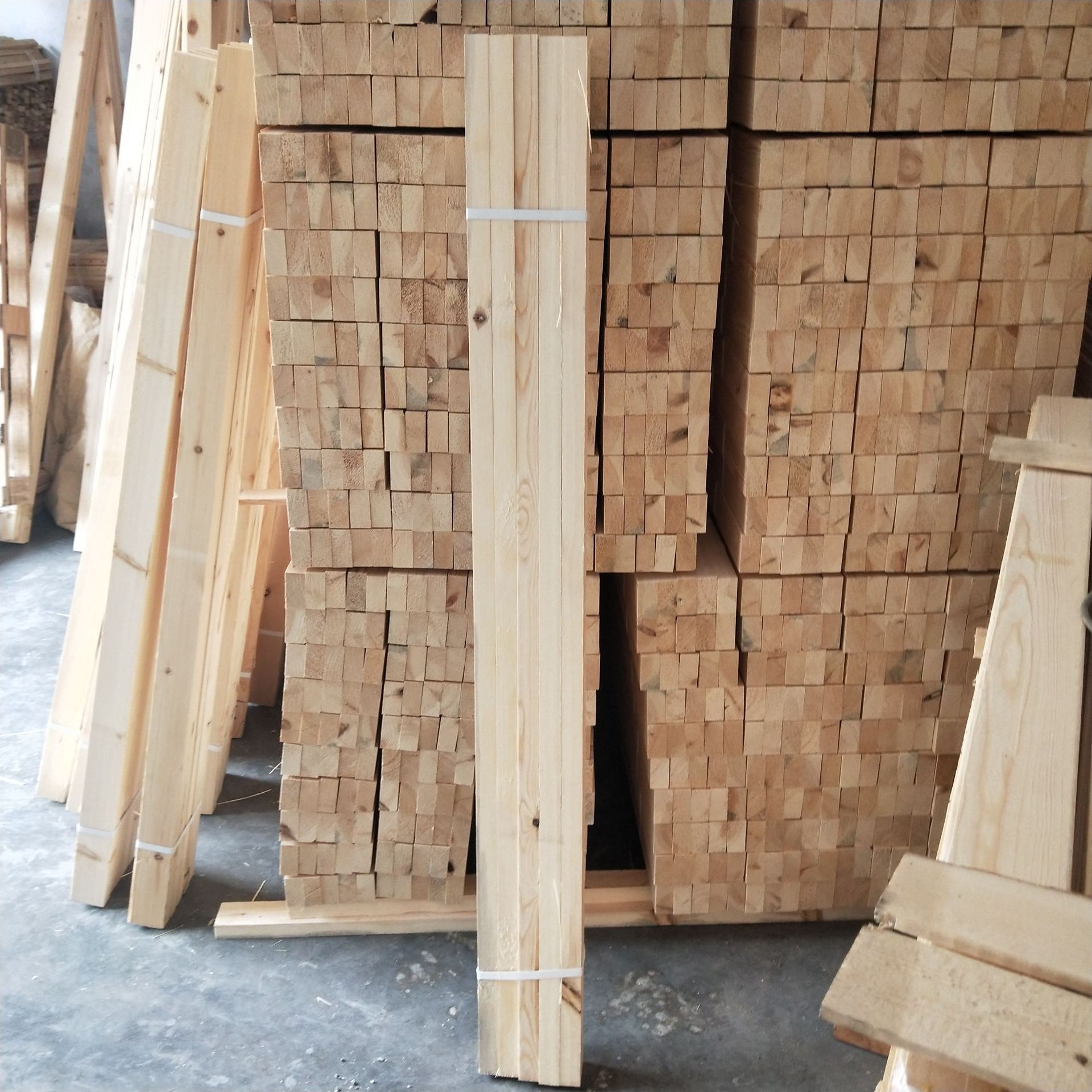 热销供应樟子松木床撑厂家直销床板床撑批发1.42米3*6床撑各种2