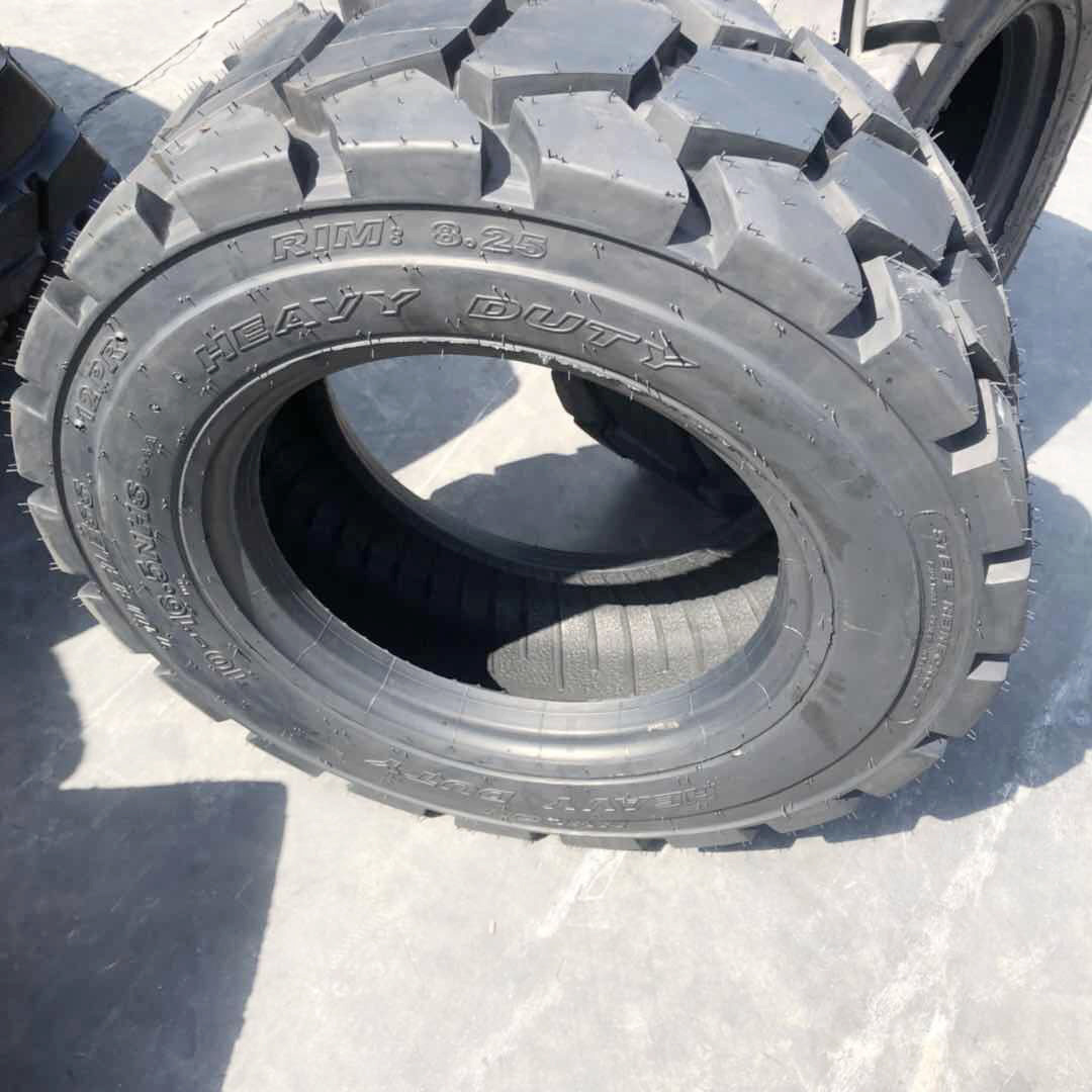 供应10-16.5 滑移装载机轮胎 工程机械轮胎全新前进耐磨