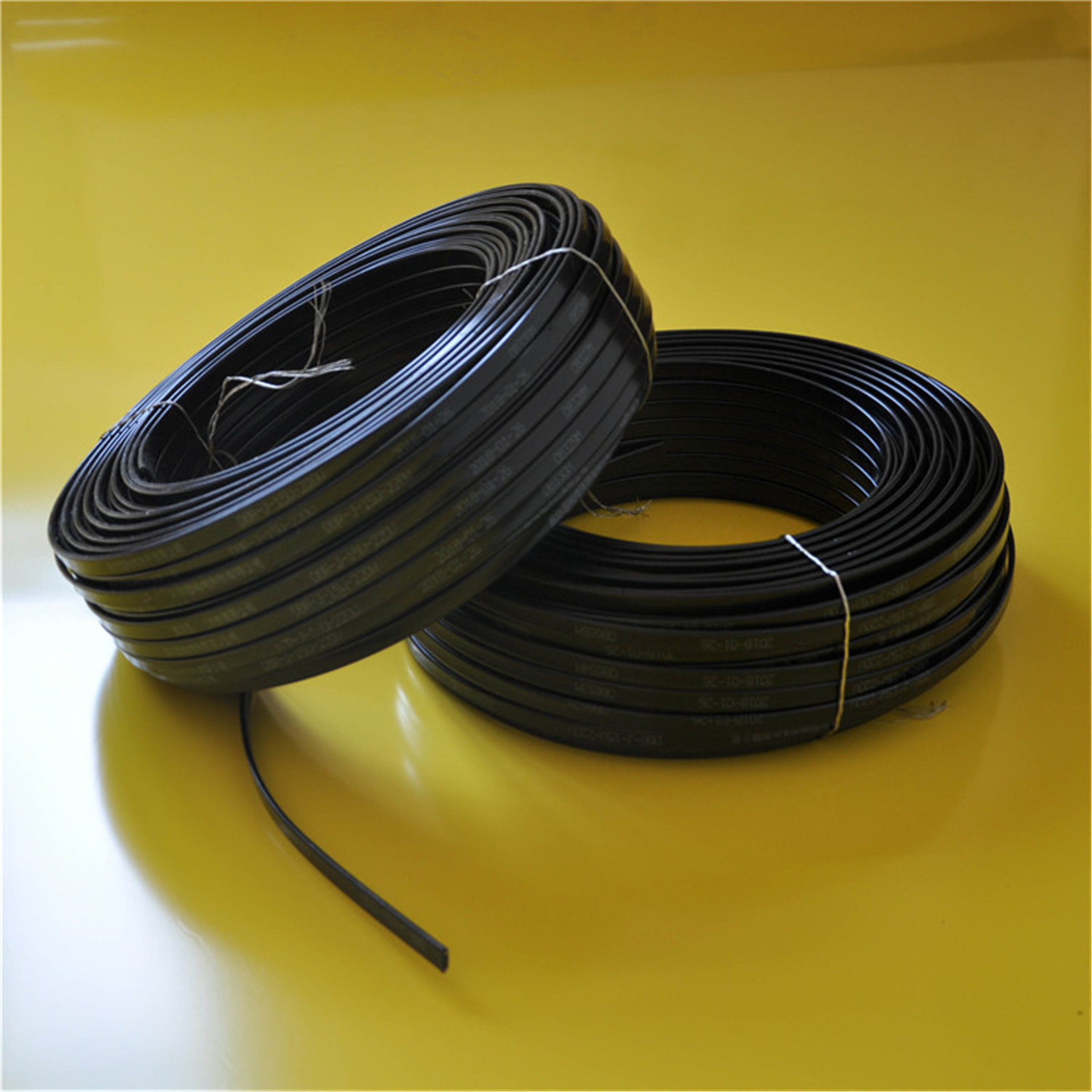 自限温低温基本型电伴热带电热带管道防冻保温