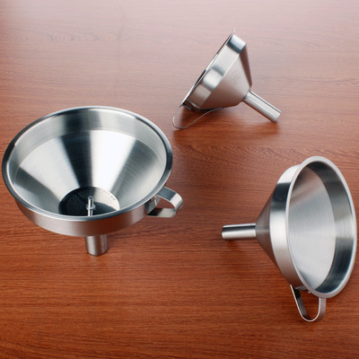 金属不锈钢_304不锈钢漏子带过滤网厨房倒油器大口径加酱醋油漏斗厨房