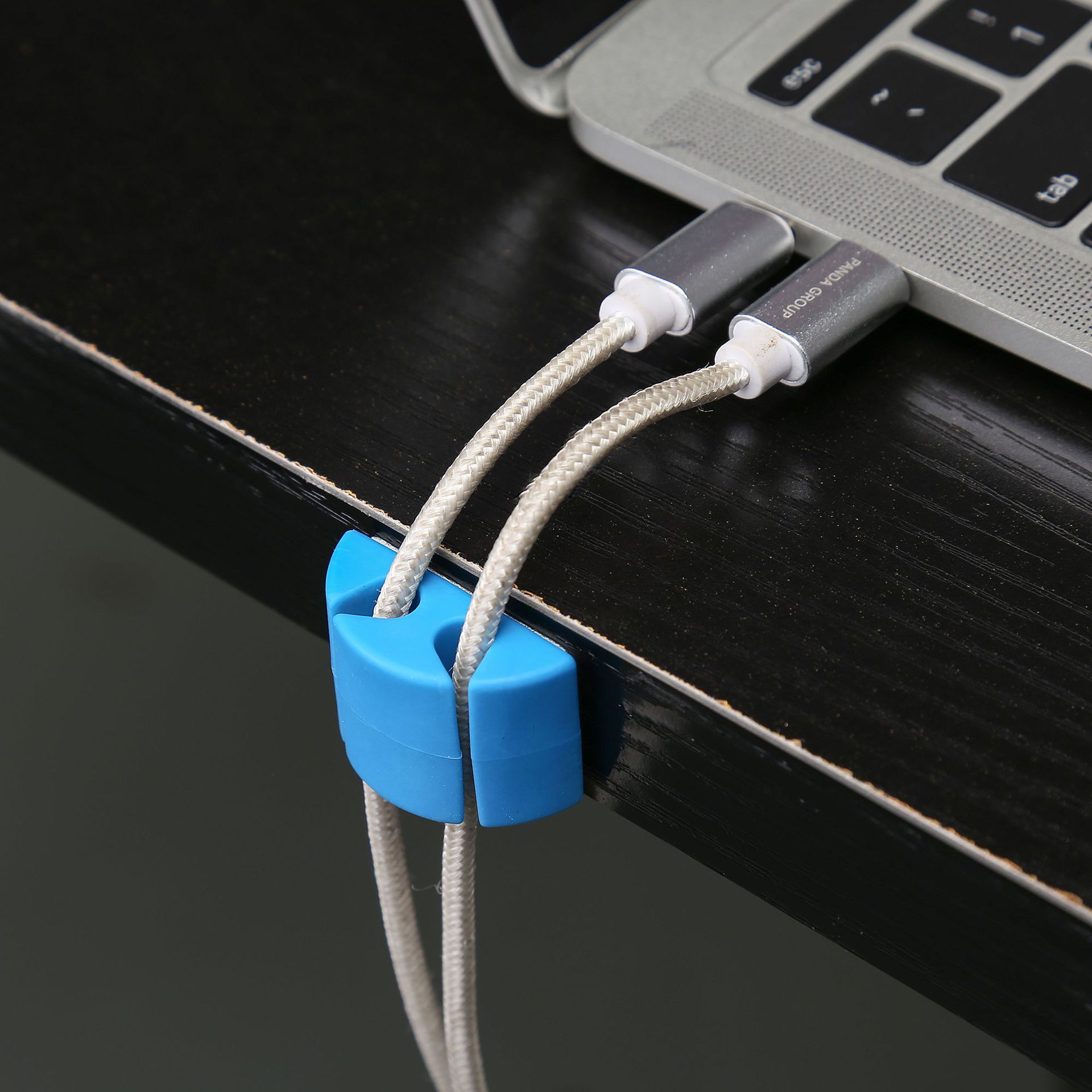 产品信息 名称:  半圆双孔线夹 品牌:  彦希