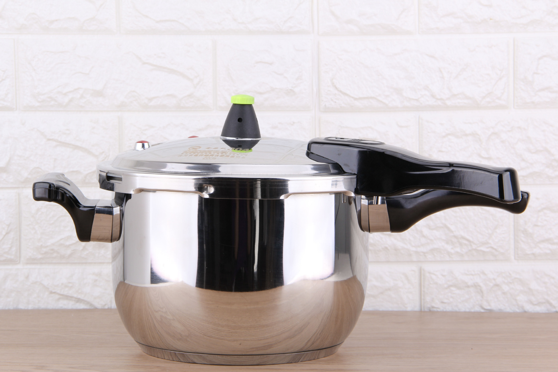 厂家直销不锈钢多层复合钢304高压锅 家用电磁炉煤气炉通用高压锅