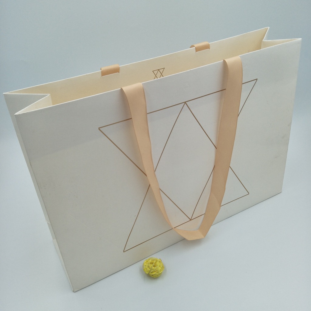 厂家定制 欧美风高端服装丝带大月饼礼品袋 特种纸创意纸袋烫金