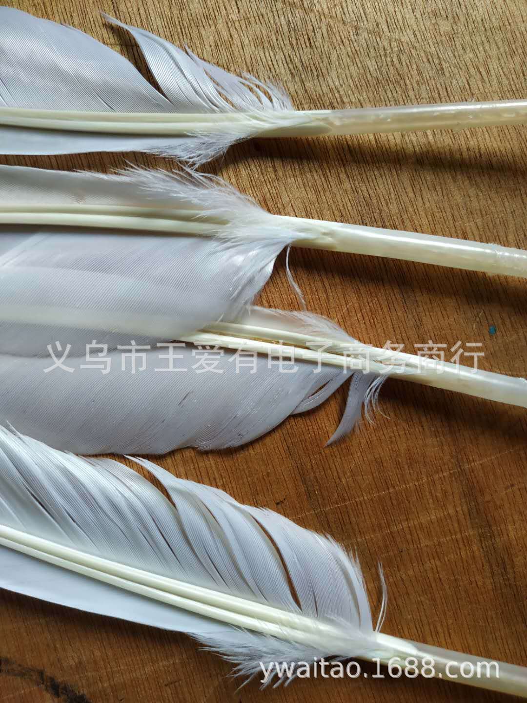 【厂家直销】鹅毛 多规格各种颜色opp袋装 台湾驼背 羽毛 可做笔