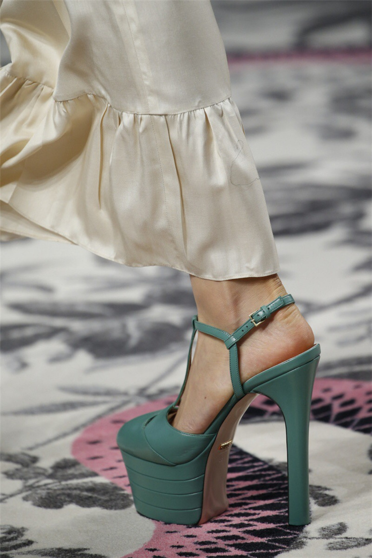 16cm恨天高高跟鞋女夜店性感粗跟包头凉鞋潮防水台厚底模特走秀鞋