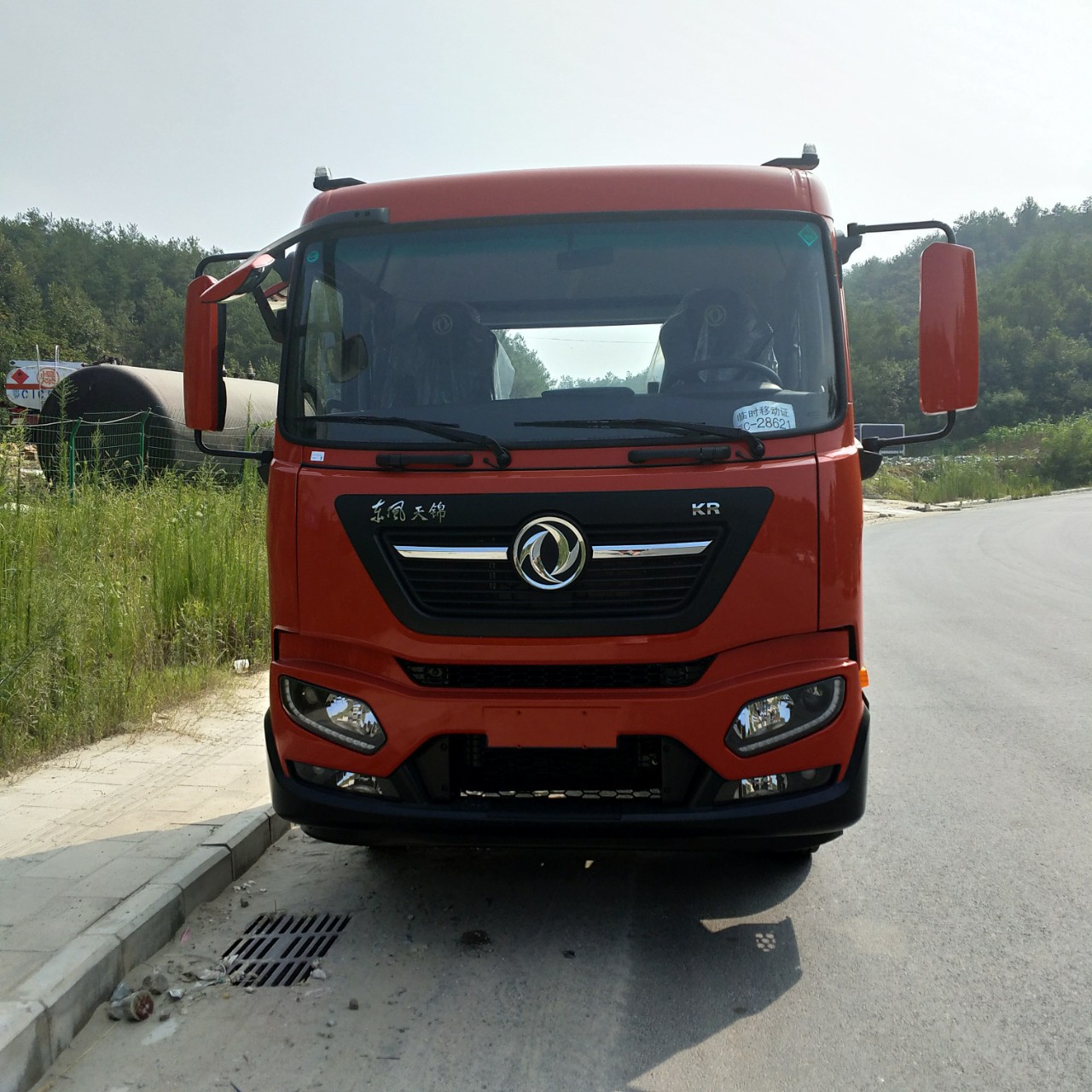 新款天锦上市180马力东风商用车底盘