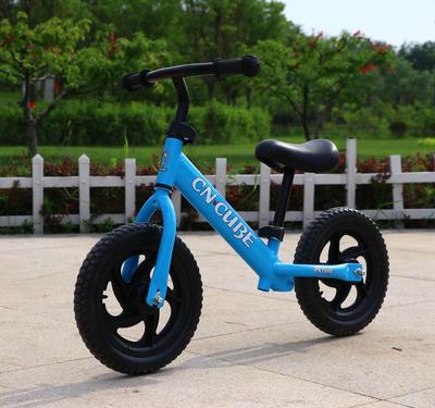 儿童平衡车图片