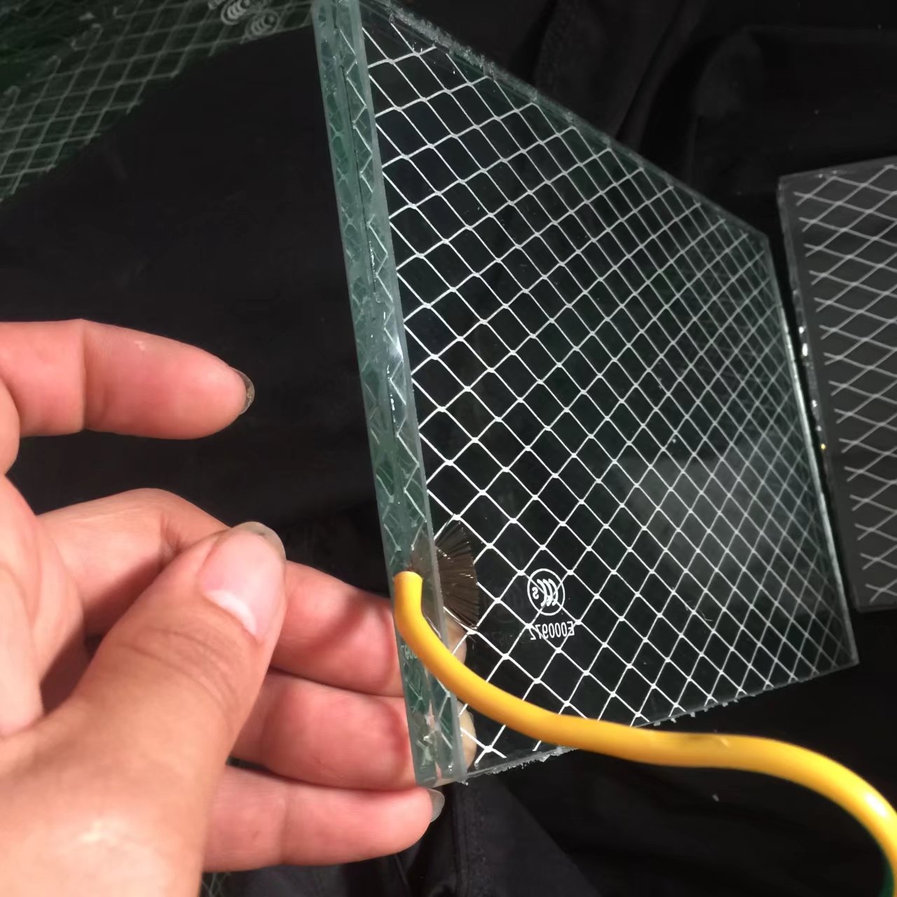 夹丝玻璃 屏蔽网玻璃 钢化玻璃 有机玻璃 厂家专业直销