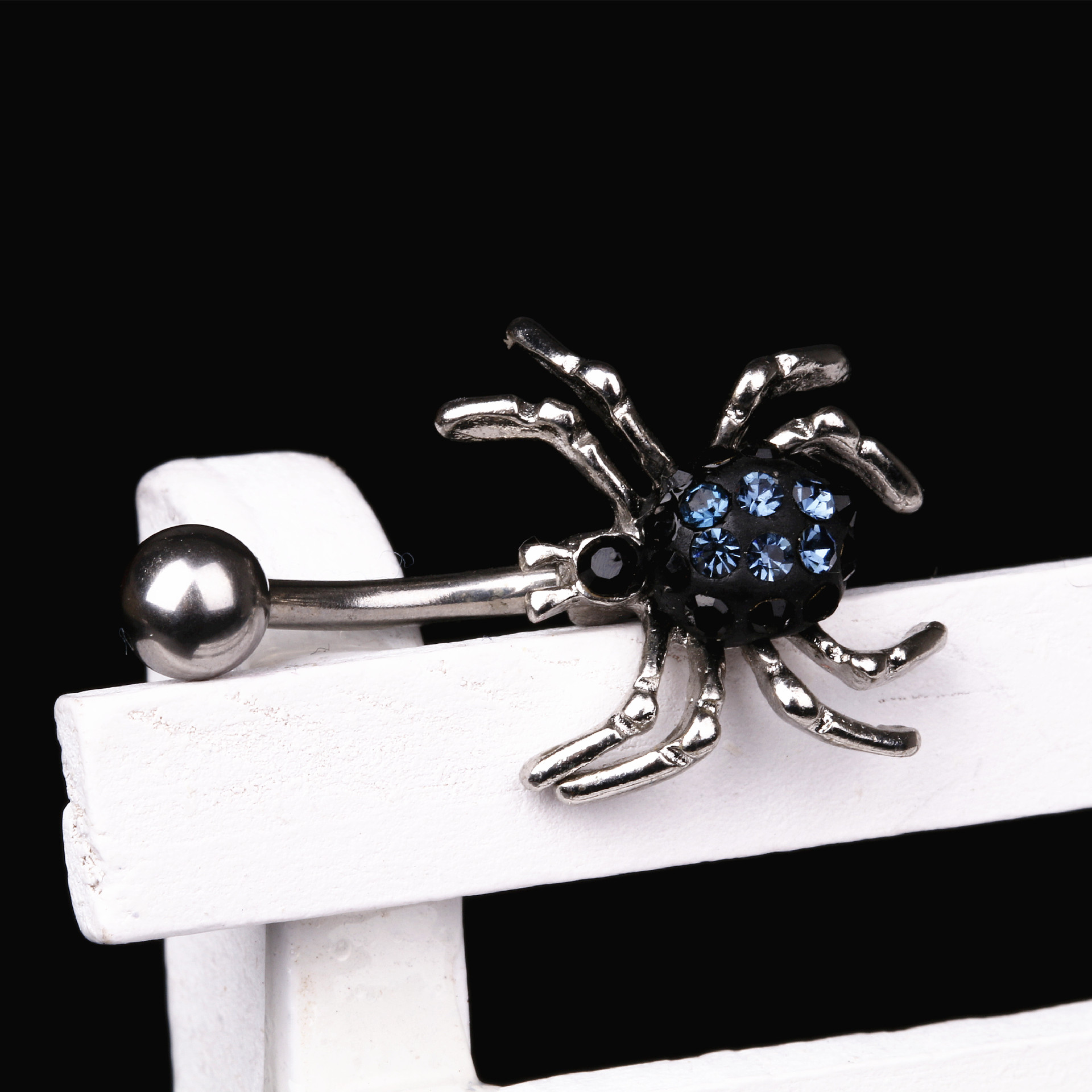 新品上市黑蜘蛛肚脐环个性镶钻脐环不锈钢肚脐钉爬行昆虫脐钉穿刺