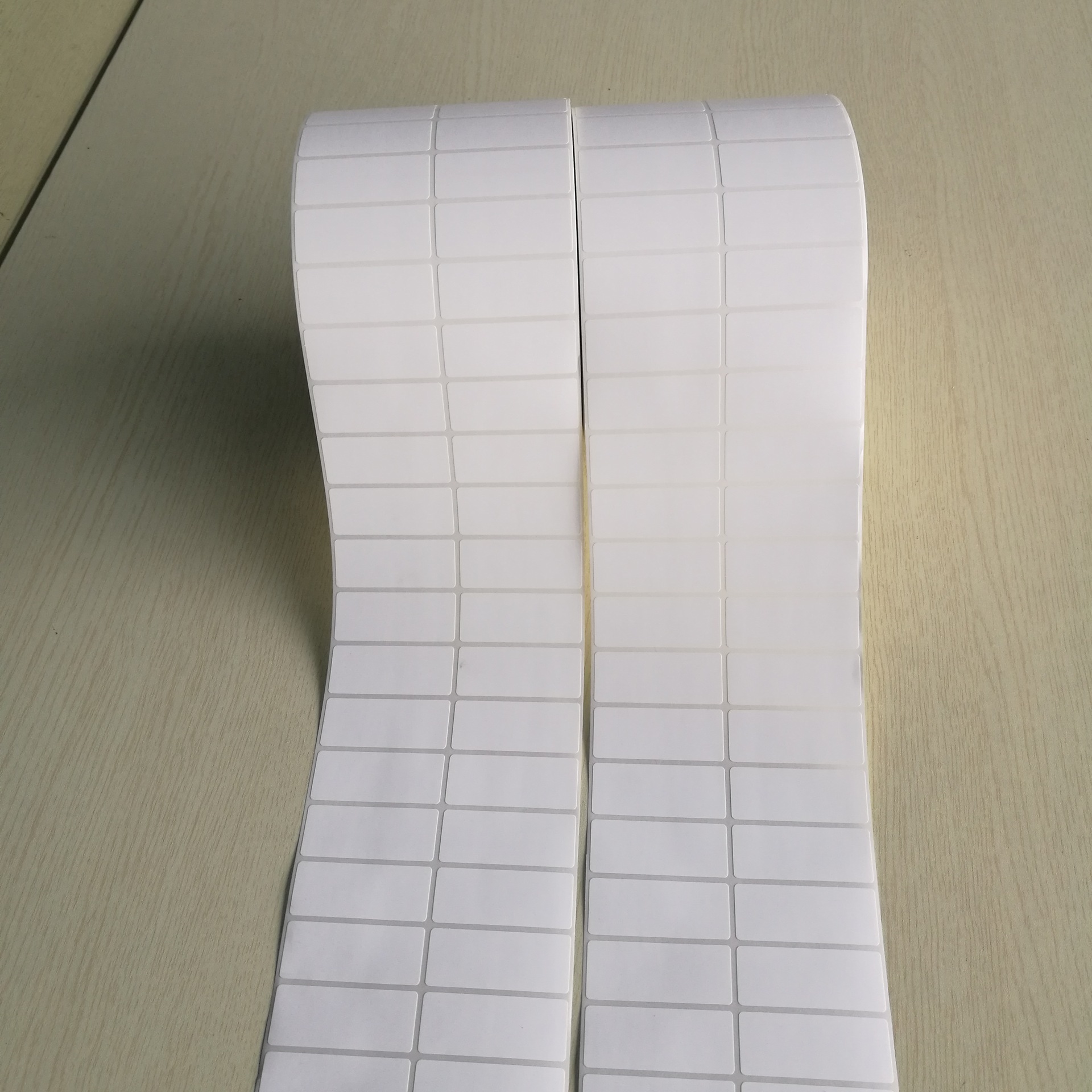 pvc空白不干胶标签贴纸合成纸