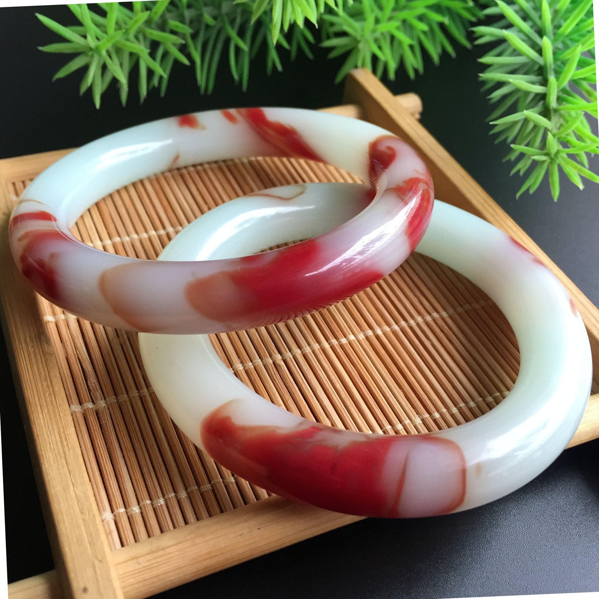 玉镯子 新疆和田鸡血玉手镯 鸡血玉圆条手镯 新疆戈壁鸡血玉镯子