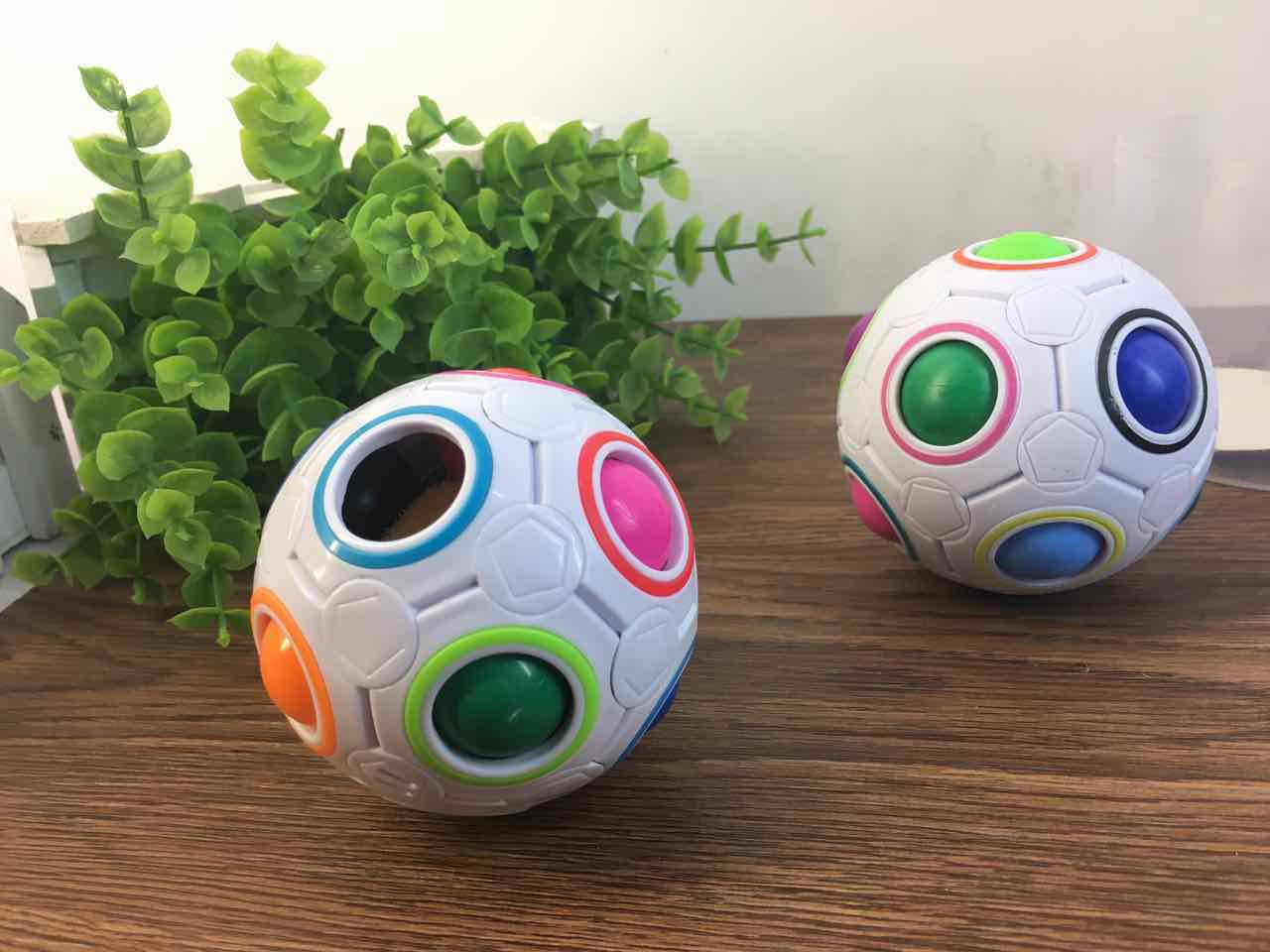 跨境热卖 魔力彩虹球 magic ball 异形减压魔方 创意足球魔方