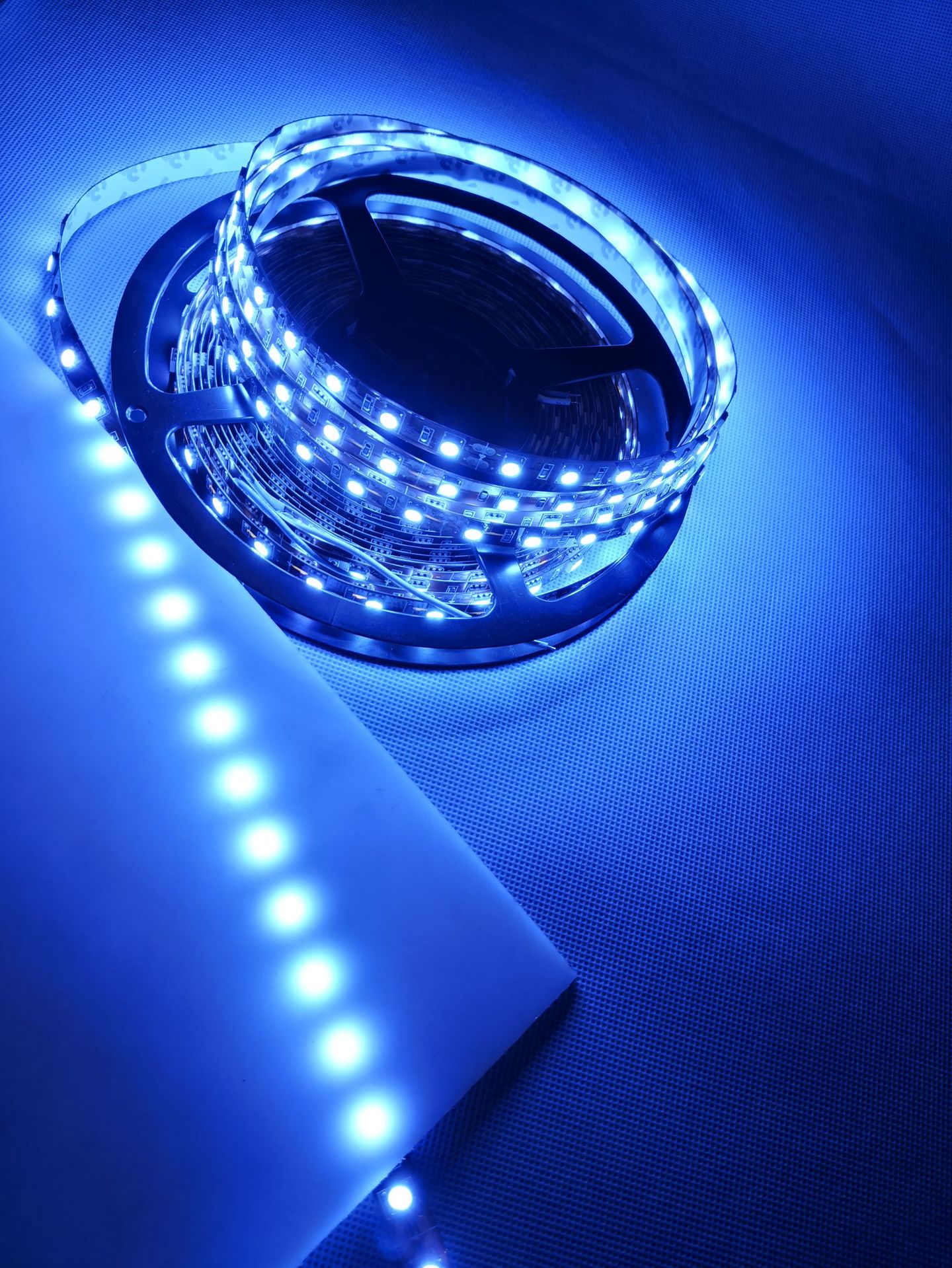 led软灯条5050高亮60灯 蓝色软灯条 上海厂家供应 led软灯条