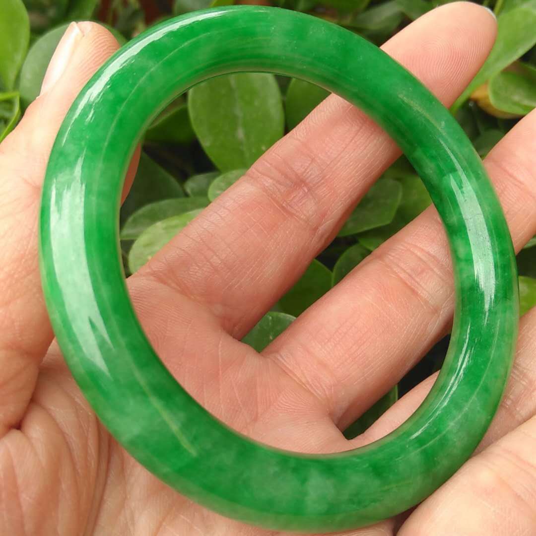 厂价供应时尚精品干青铁龙生翡翠手镯 时尚圆条满绿干青翡翠手镯