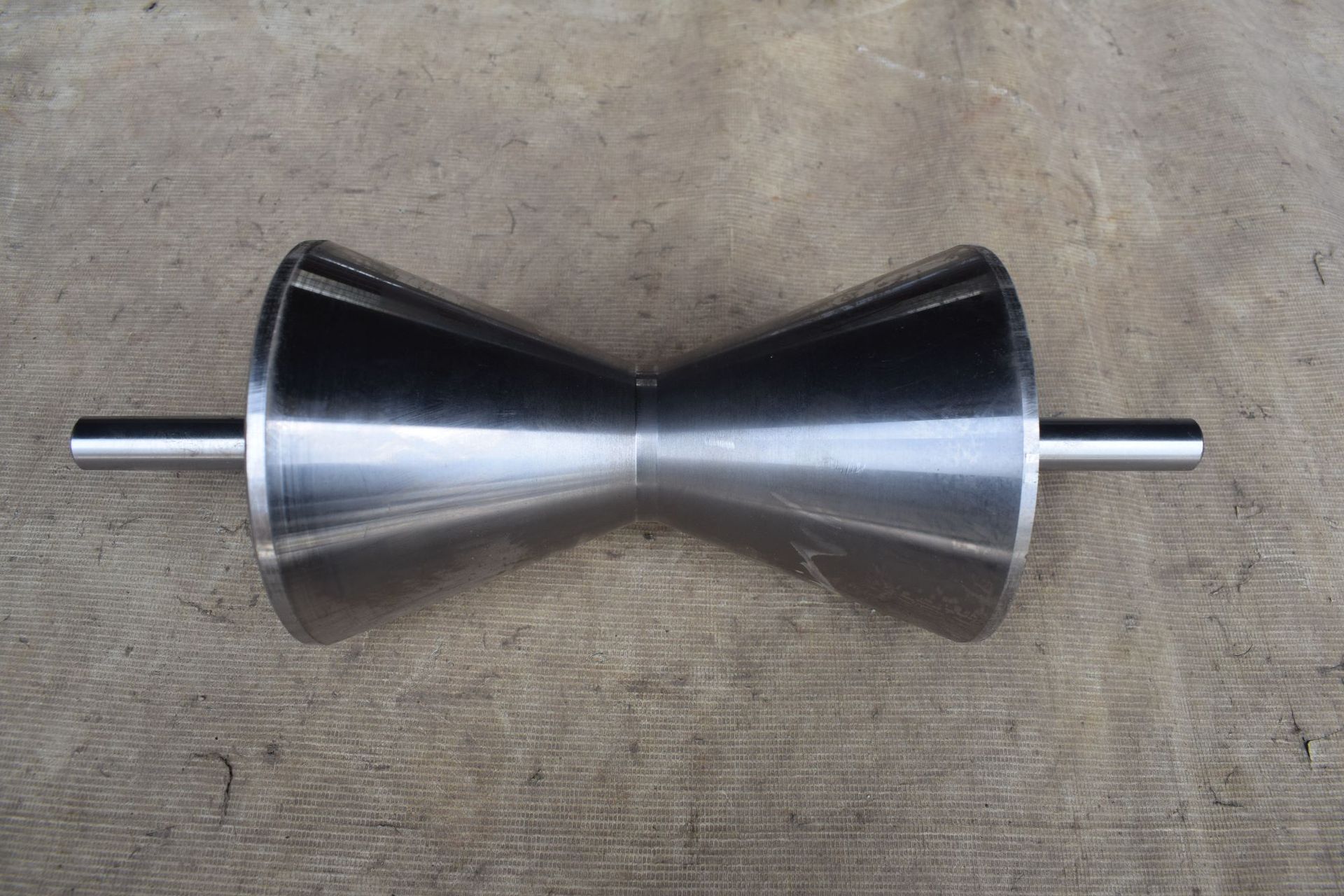 轨道平板车,火车轨道,手推车,矿业输送设备,矿车滑轨等轮宽按客户要求