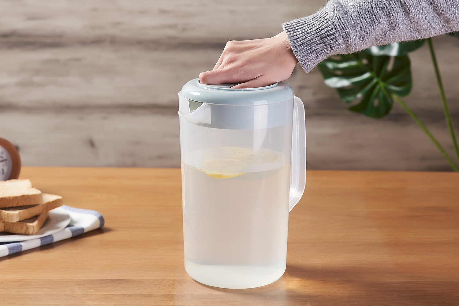 批发 饮料壶凉水壶果汁壶啤酒壶塑料冷水壶 2.75l带刻度 可装开水