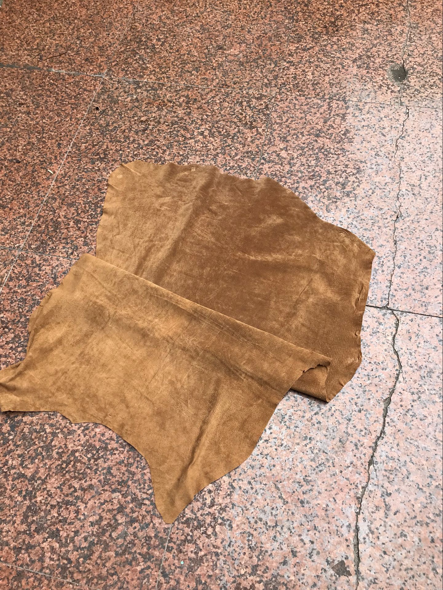 二层猪反绒,服装皮料,卡其色