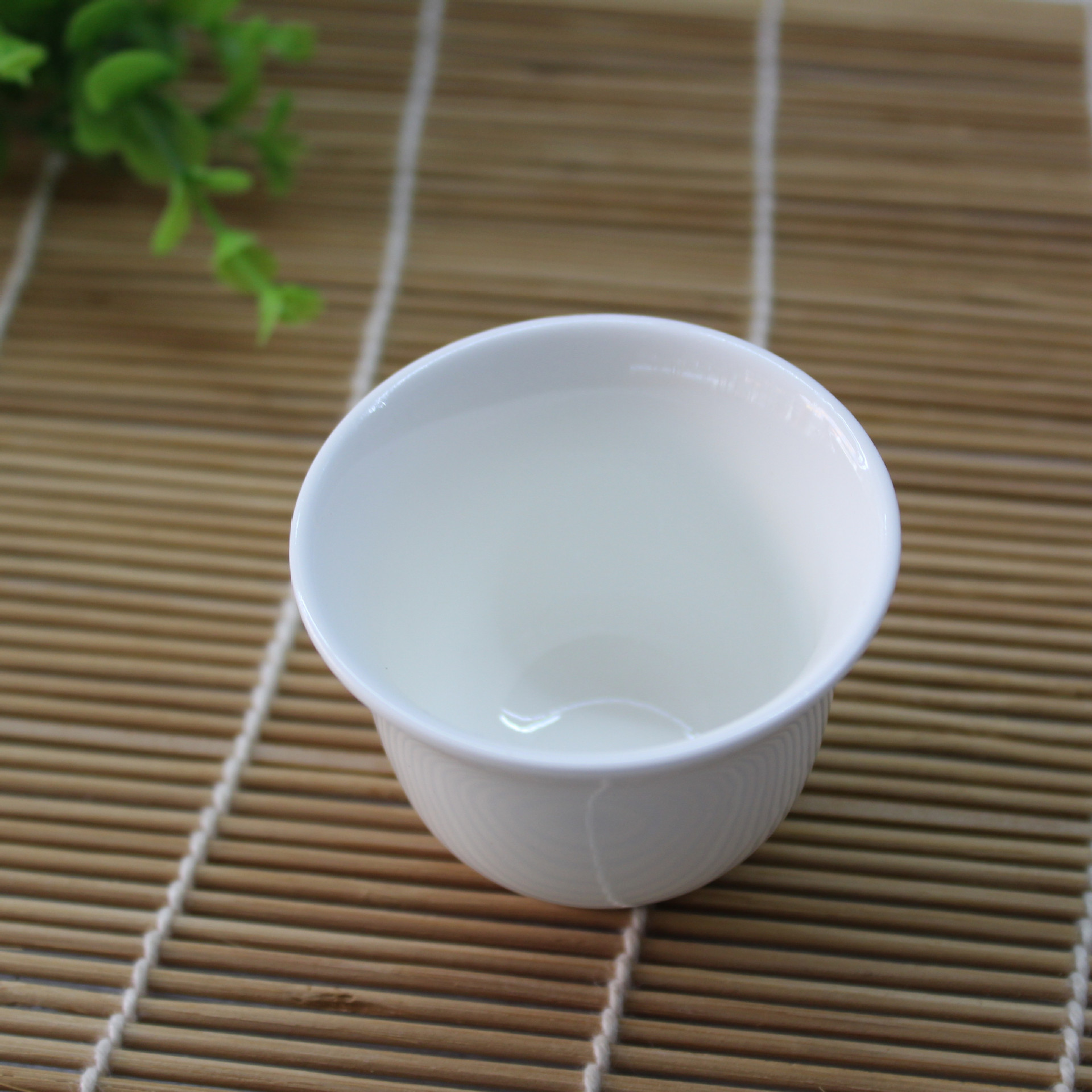 厂家直销5钱陶瓷复古小酒盅祭祀拜神奉酒小酒杯舞蹈道具小酒杯