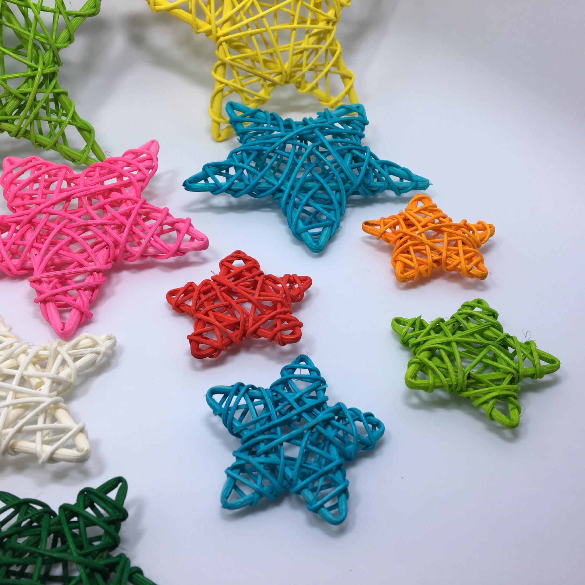 跨境专供 6cm藤编五角星 圣诞五角星 幼儿园教室布置商场装饰吊饰