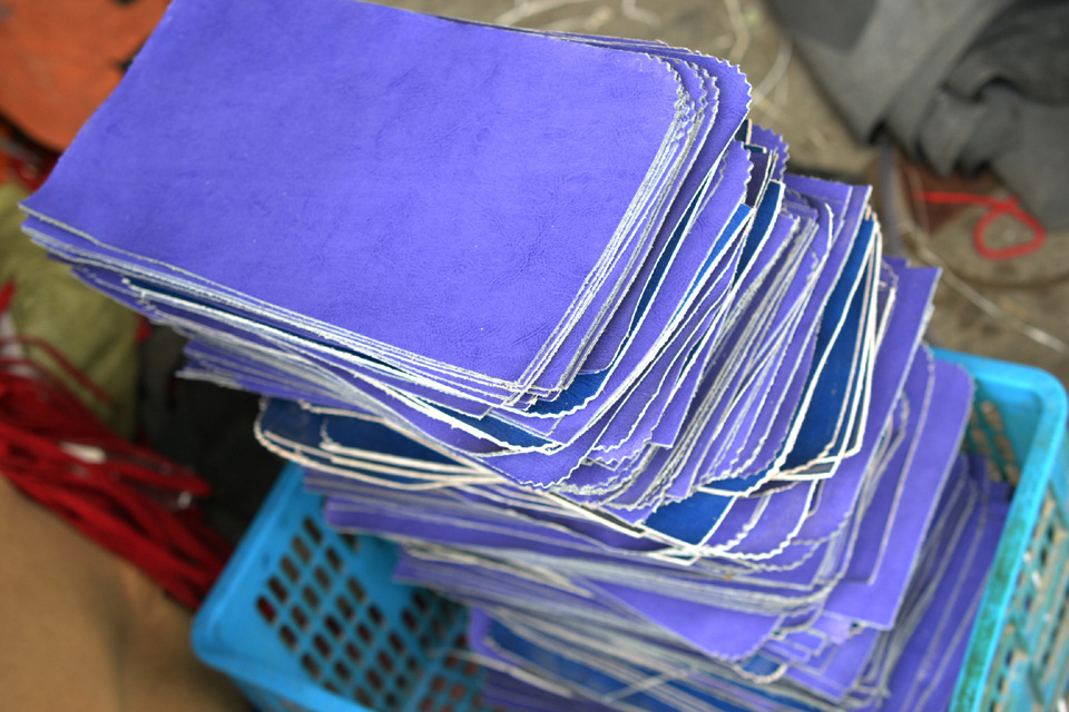 低价处理库存二层移膜革下料面料裁片 皮具配件