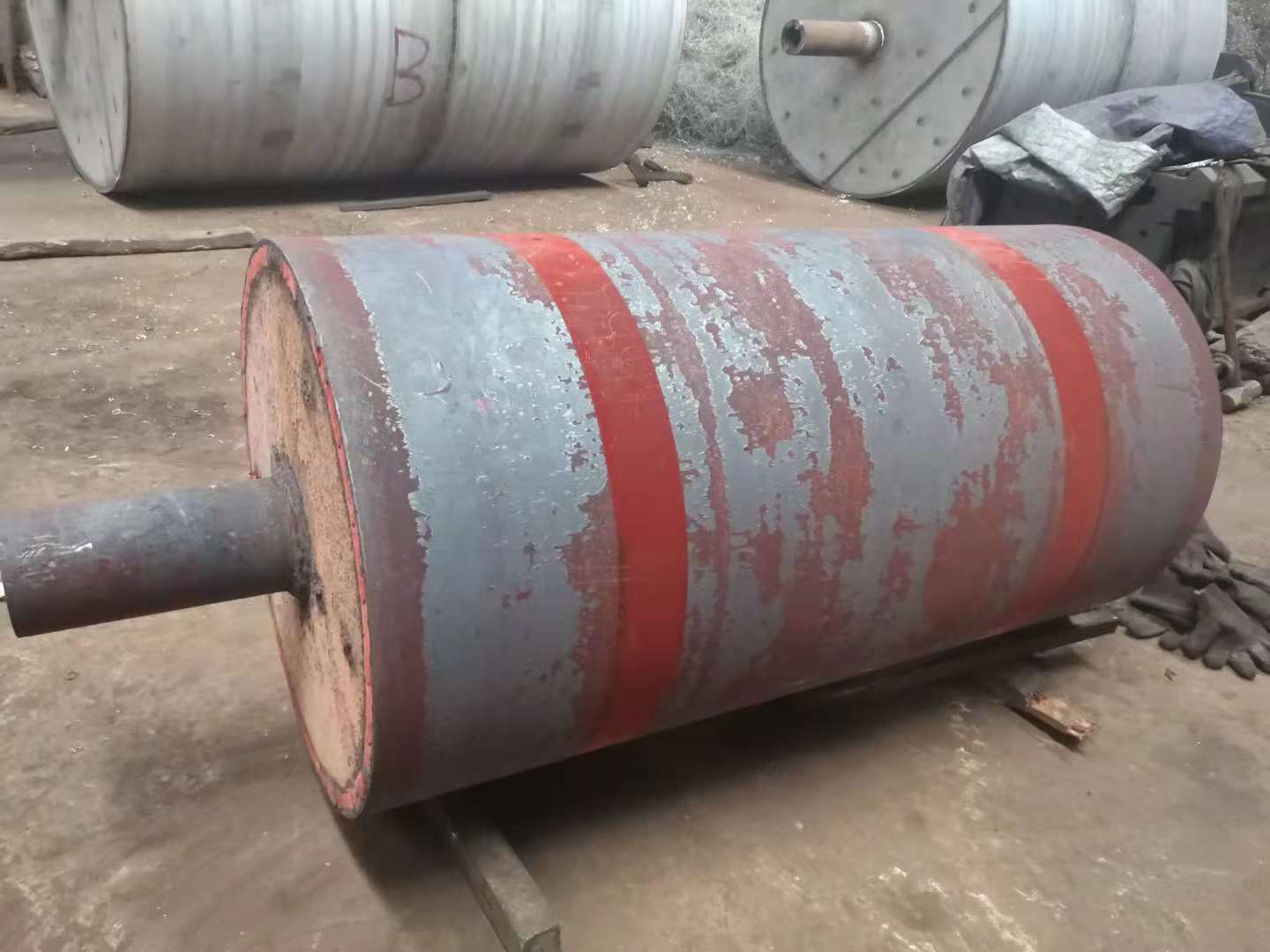 无锡恒达电镀不锈钢加热辊,导热油红缸,烫平热辊,厂家定制加工