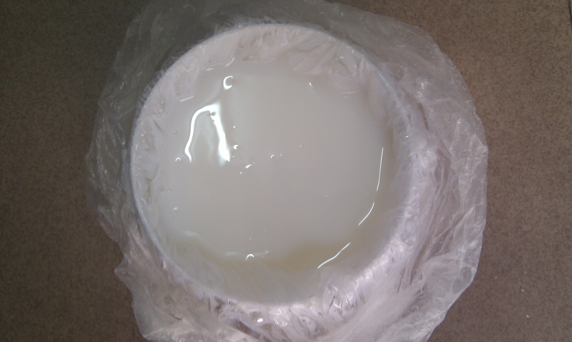 供应聚氨酯植绒胶水 耐高温高粘接性环保 皮革静电植毛胶水 水性