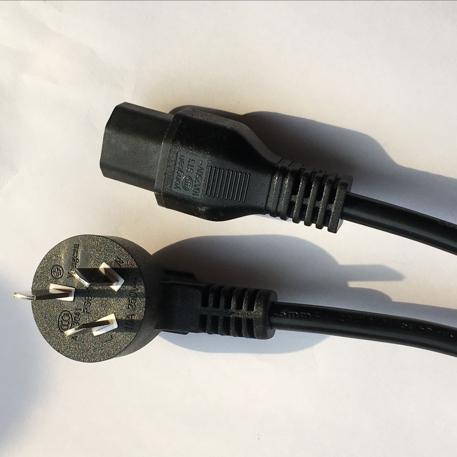 厂家直销国标插头电源线带锁品字尾电源线c13带锁卡扣插头电源线