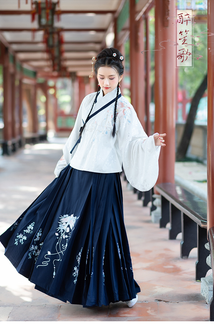 秋冬新款传统汉服女装日常重工刺绣提花袄裙马面裙可拆卖