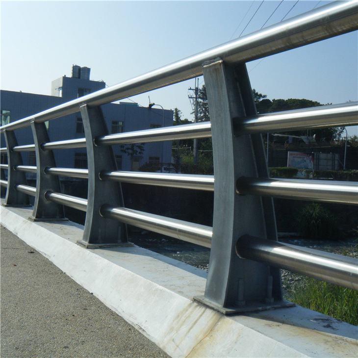安徽六安舒城钢护栏桥梁护栏板桥梁防撞钢护栏桥梁护栏支架桥梁护栏